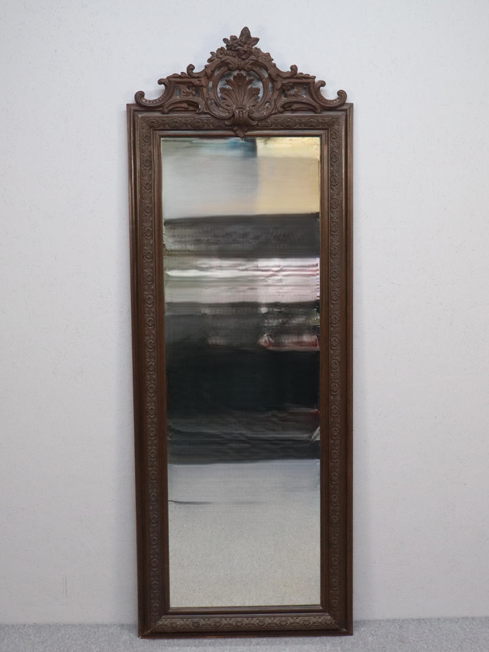 A mirror, neo-rococo, 18th/20th century.