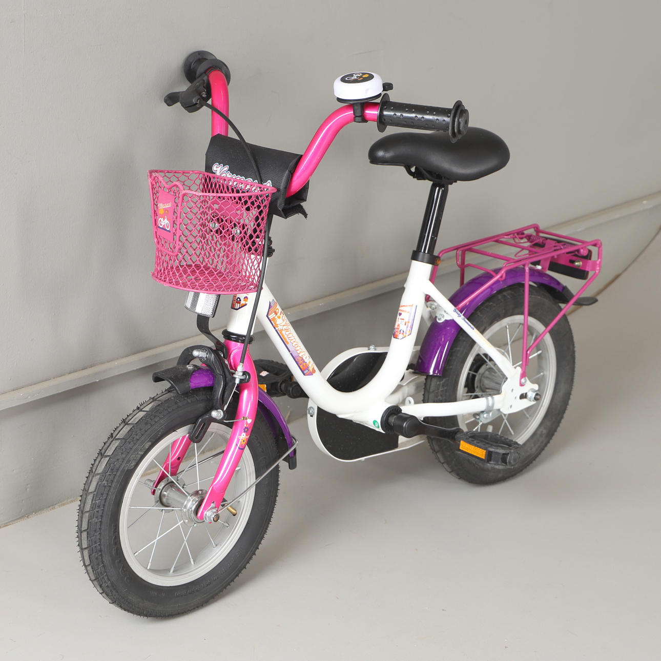 BØRNECYKEL MED TILBEHØR, Vermont.