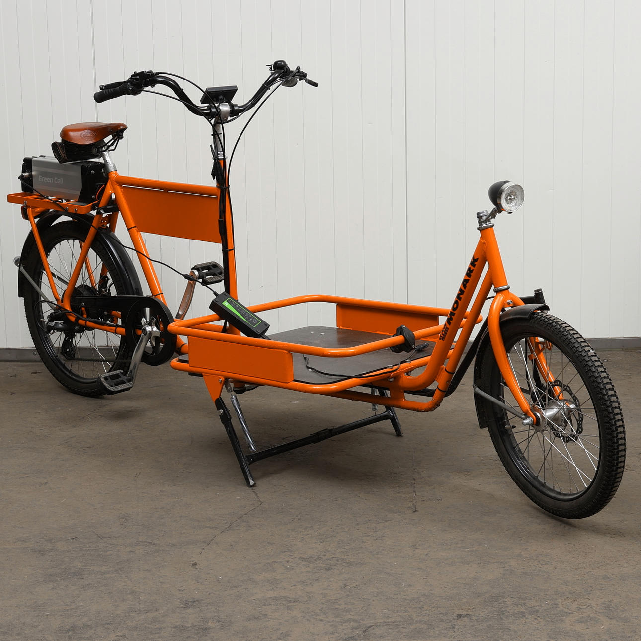 ELCYKEL, Monarch „Long John“, pakkeholder.