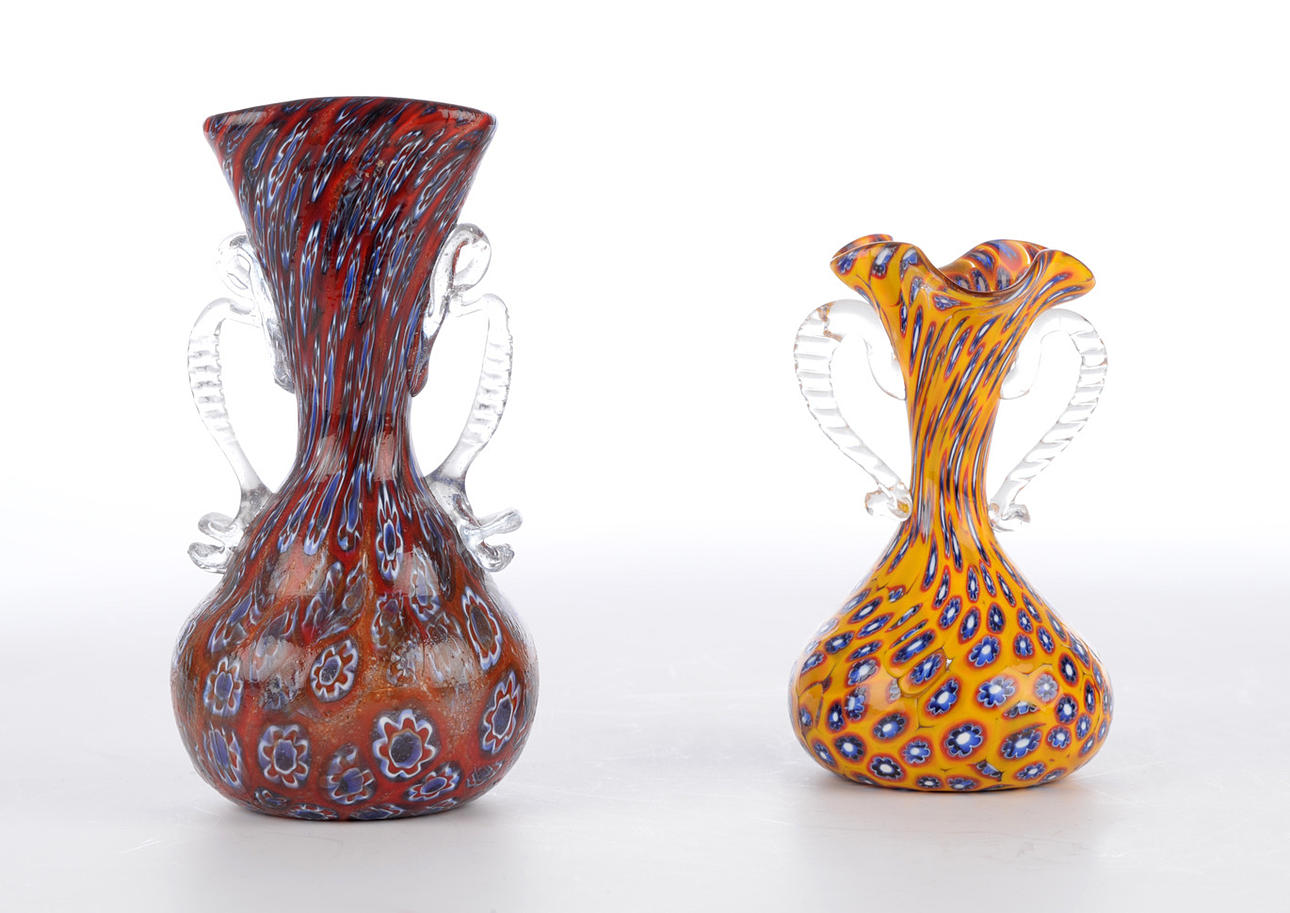 MURANO. 2 millefiori vaser med handtag.