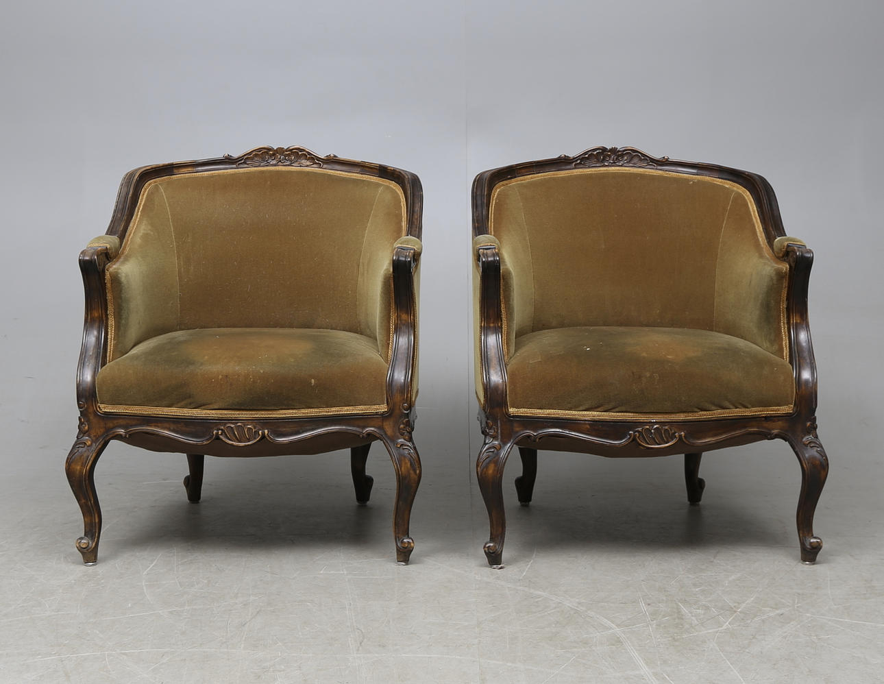 FÅTÖLJER, ett par, rokokostil, 1900-tal.