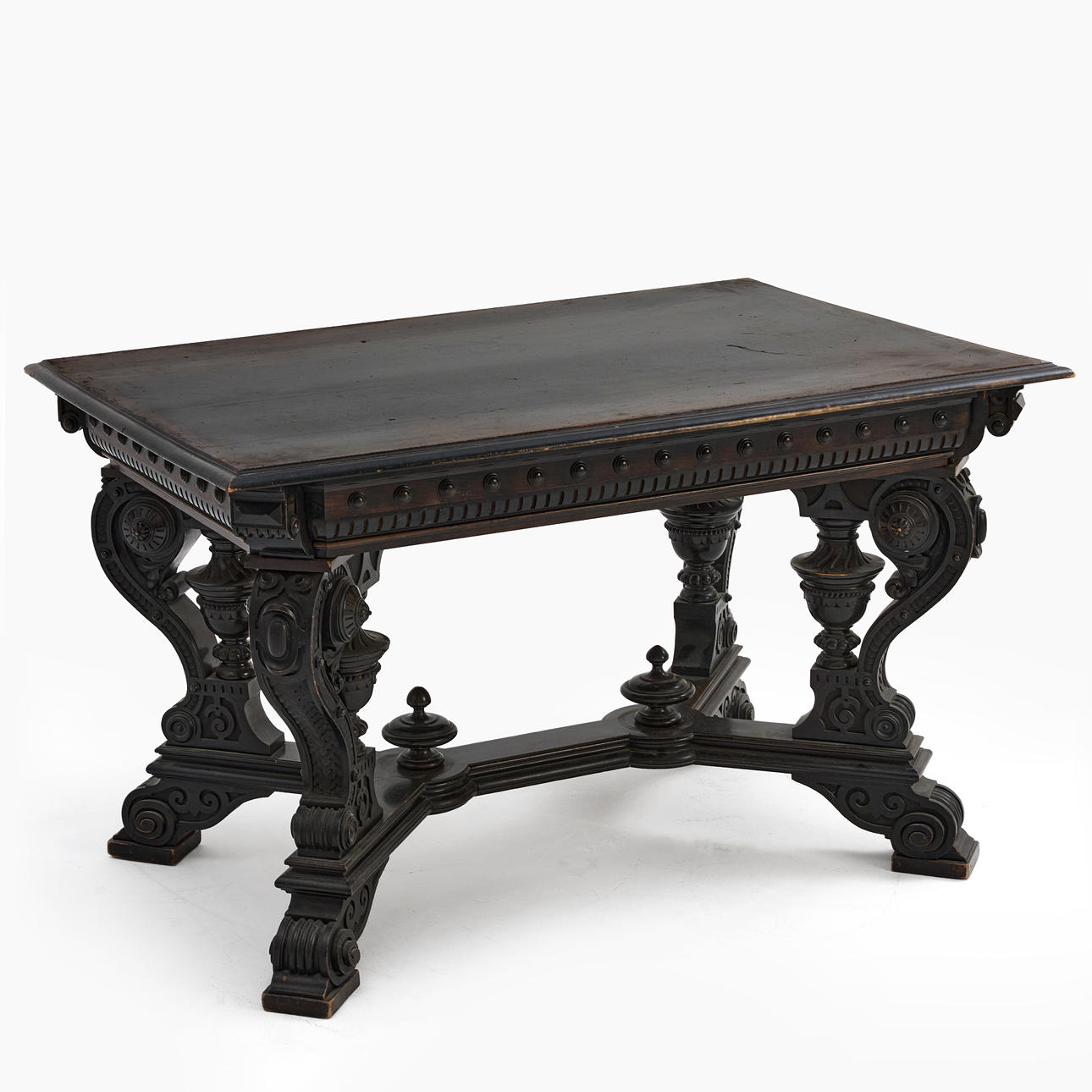 A coffee table, Neo-Renaissance, circa 1900. Furniture - Tables - Auctionet