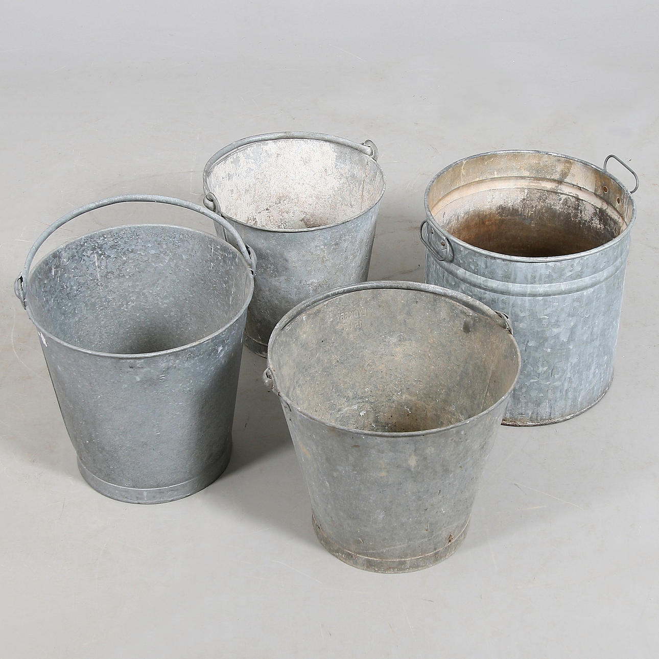 HINKAR, 4 delar, Zink. 1900-tal.