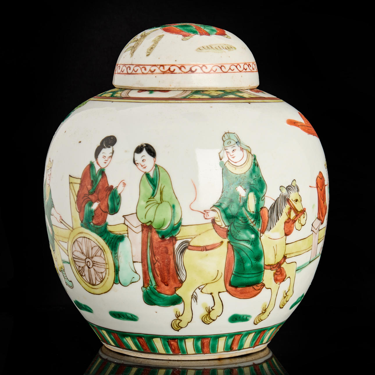 BOJAN WITH LID, China, circa 1900, porcelain, decor in enamel colours. With contents, sealed with varnish.