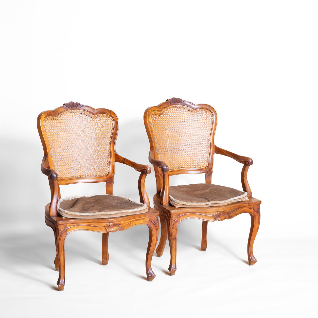 NOJATUOLIPARI, rokokoo-stil, 1900-luku.