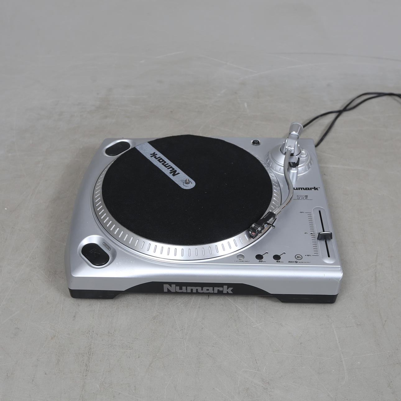 TURNTABLE, Numark.