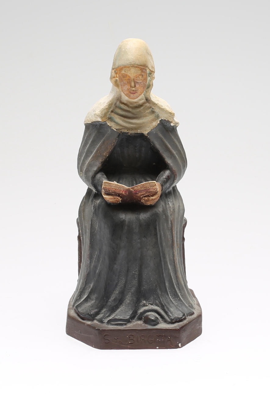 CARIN NILSSON. "St Birgitta", skulptur, gips, signerad samt daterad 1932.