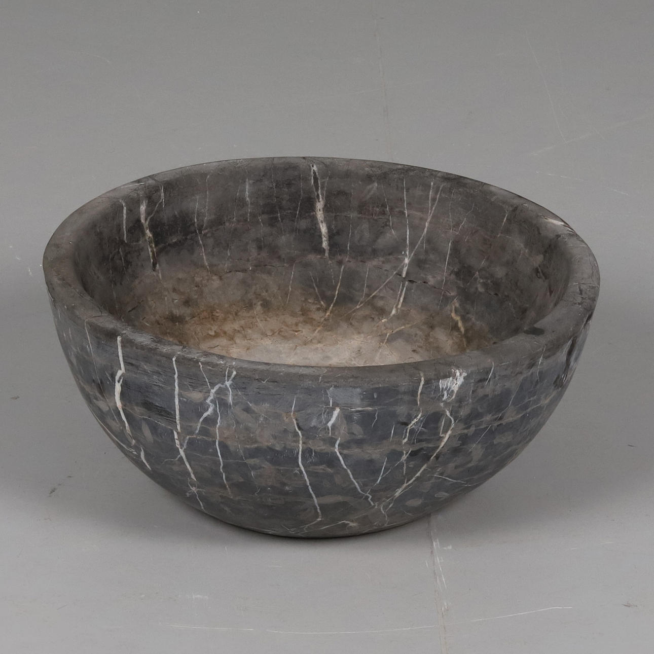 WASCHBECKEN, Stein, Messingarmaturen.