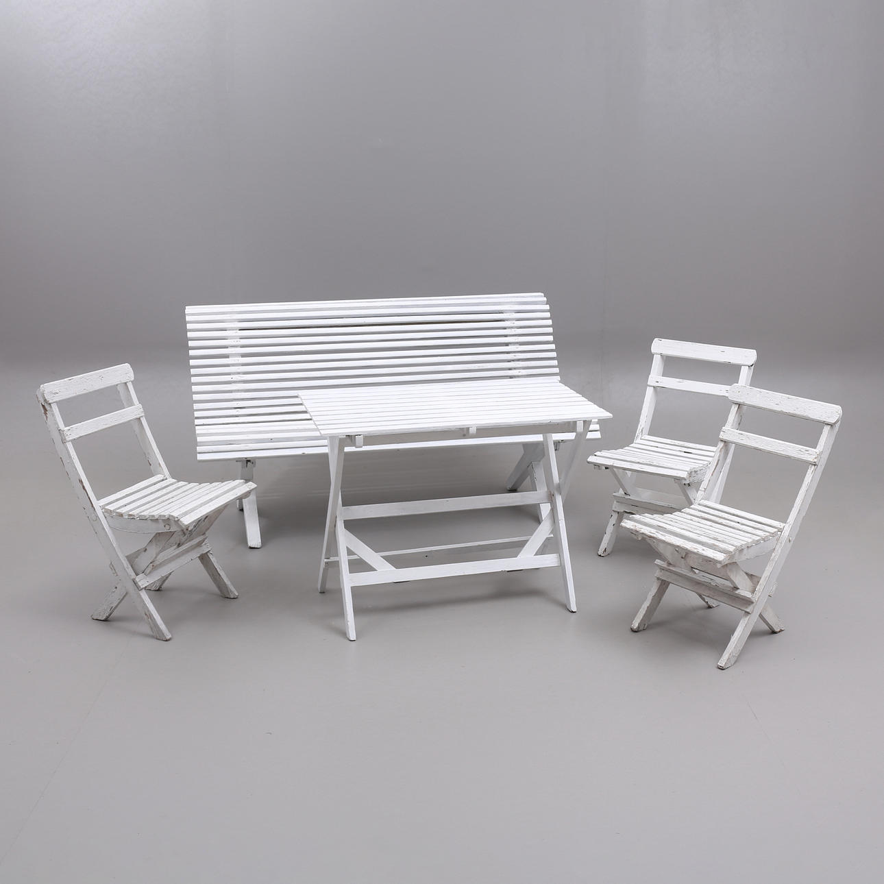 TRÄDGÅRDSMÖBEL, 5 delar, träribbor, 1900-tal.