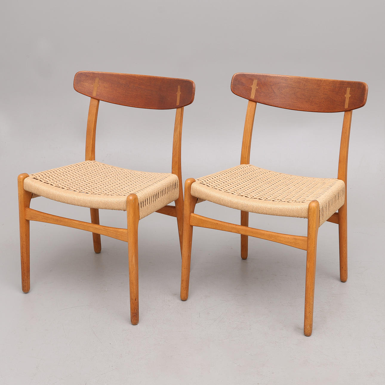 HANS J WEGNER. STÜHLE, EIN PAAR, „CH23", DÄNEMARK.