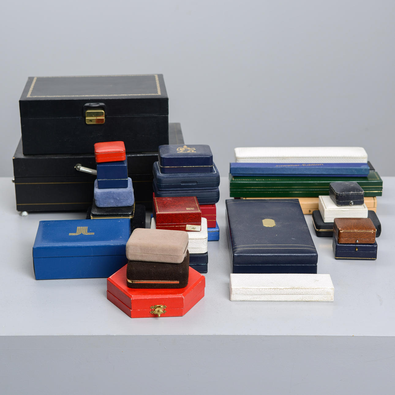 SMYCKESASKAR, ca 30 st.