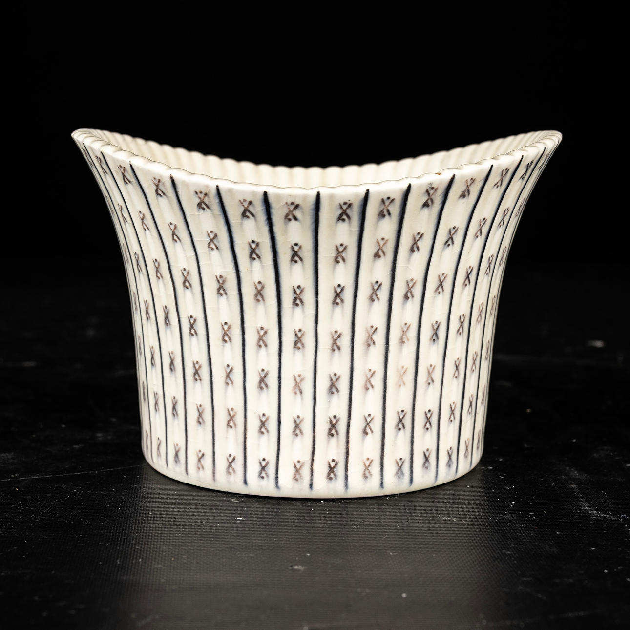 ARTHUR PERCY. SKÅL / VAS, Gefle Porslinsfabrik.