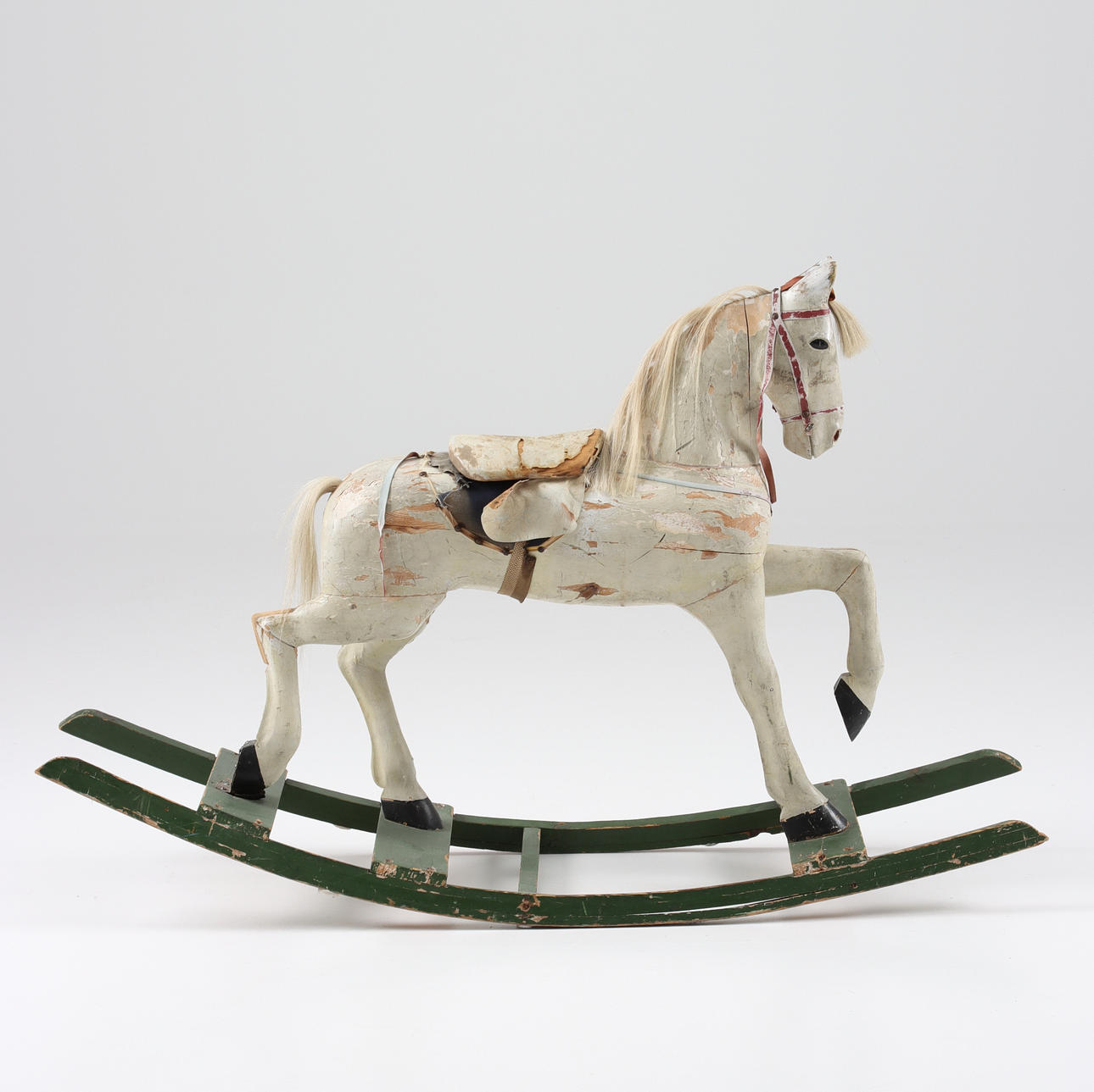 KEINUHEVONEN, puuta, 1900-luku.