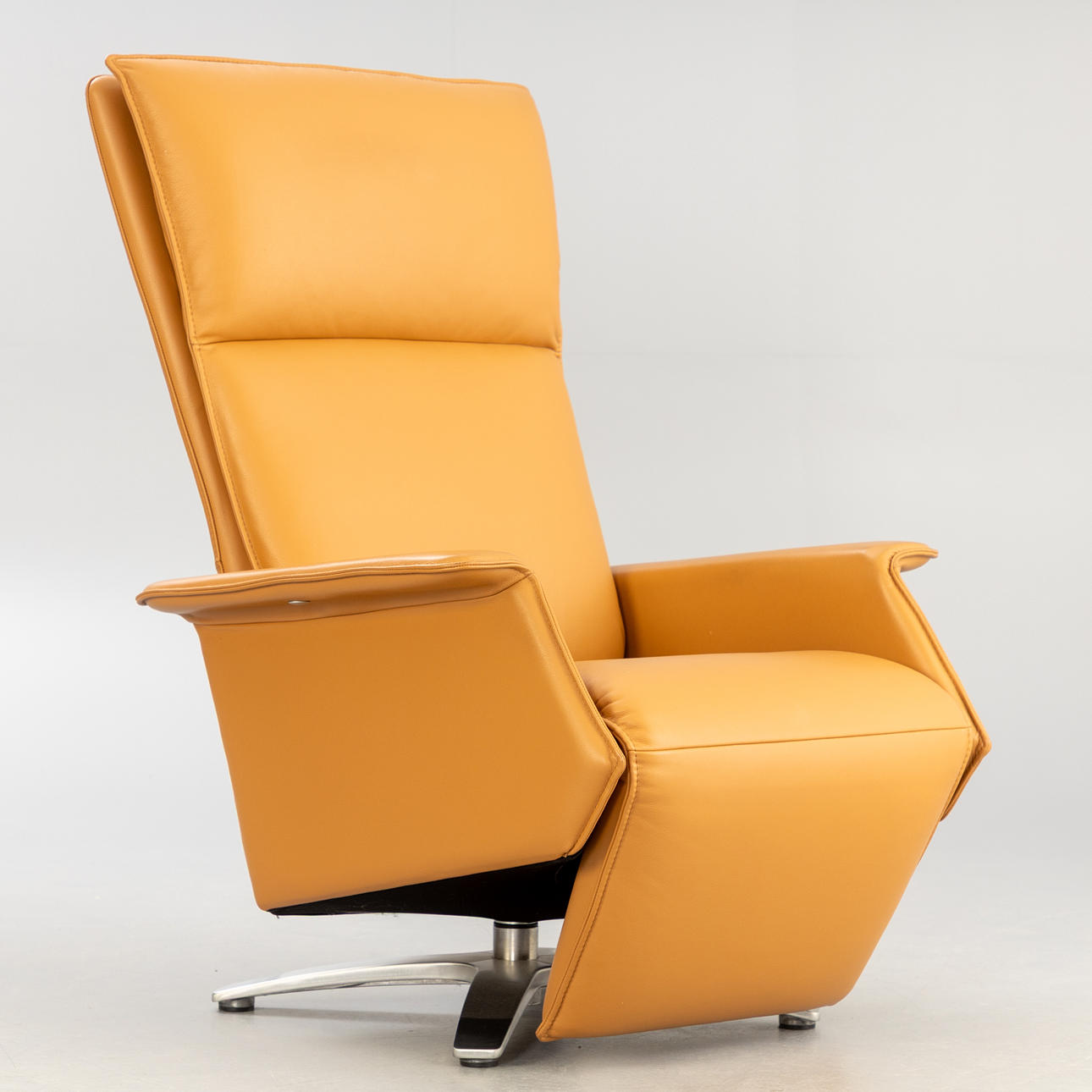 Relaxsessel, cognacfarbenes Leder. 21. Jh.