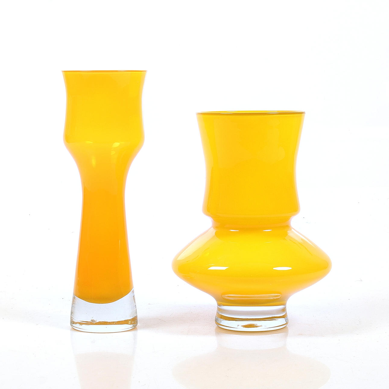 BO BORGSTRÖM. Vaser 2 st. Åseda glasbruk.