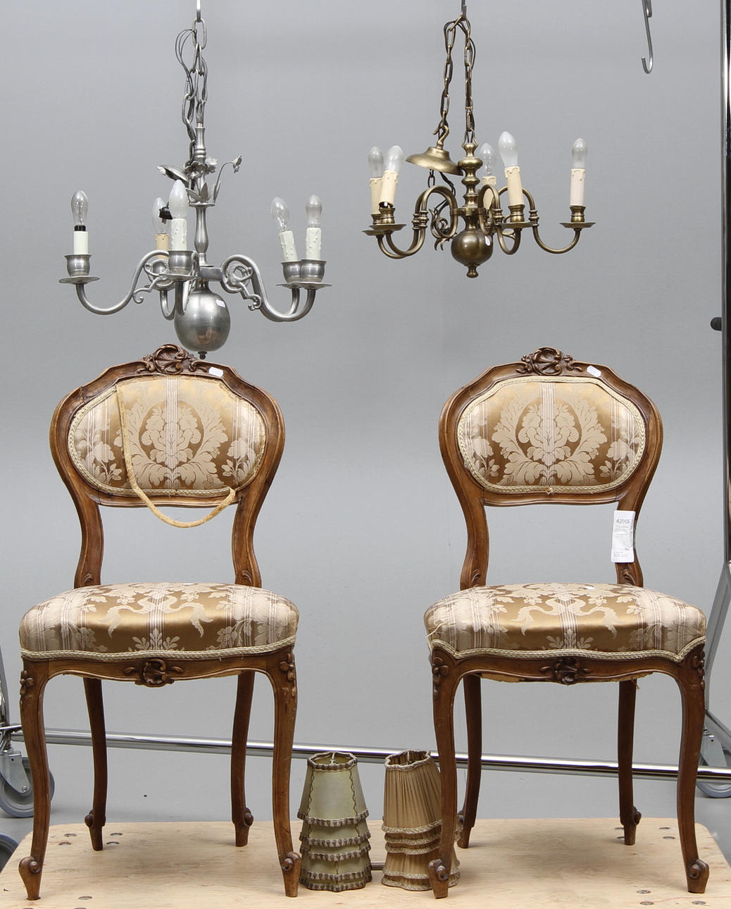 STOLAR ett par Rokokostil,samt 2 taklampor.Tidigt 1900-tal.