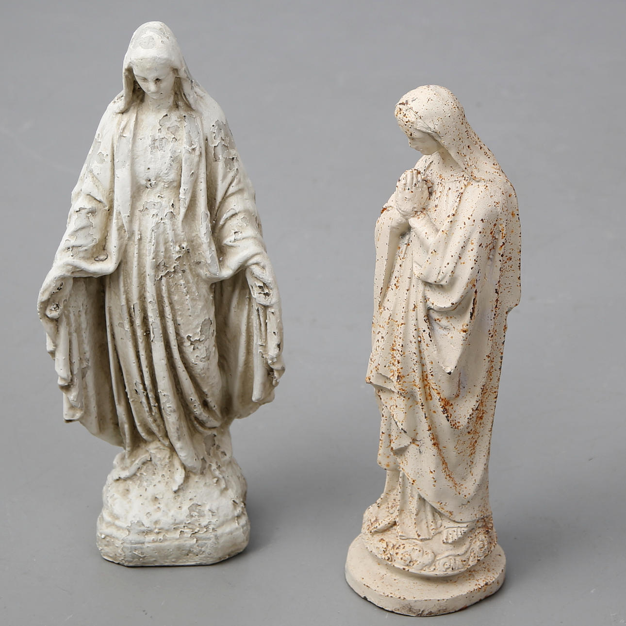 TRÄDGÅRDSFIGURINER 2 st, Madonnabilder, gjutjärn och cement.