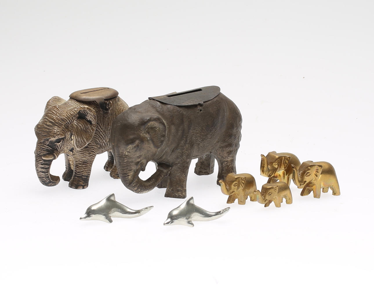 PRYDNADSFÖREMÅL, 8 st, mässing och metall, 1900-talets andra hälft.