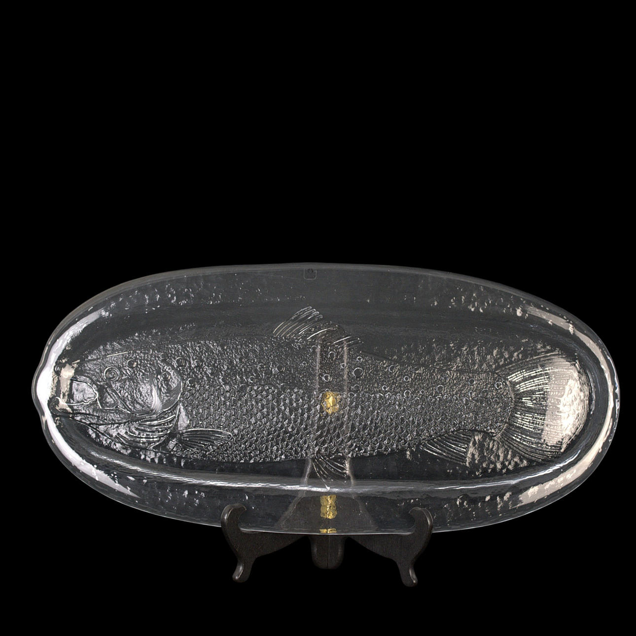 A glass fish platter, Pukeberg.