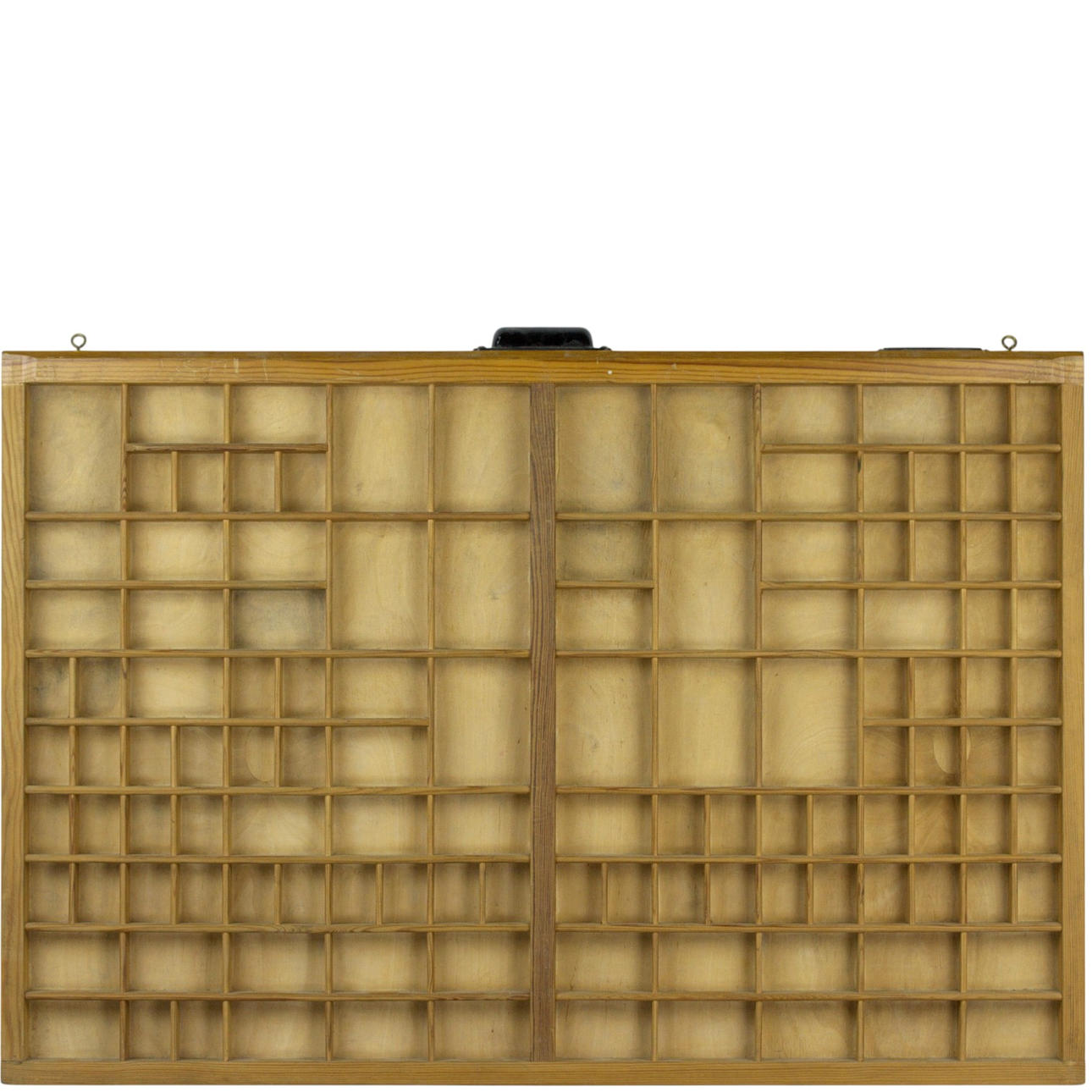 A 20th century pine cast-box.