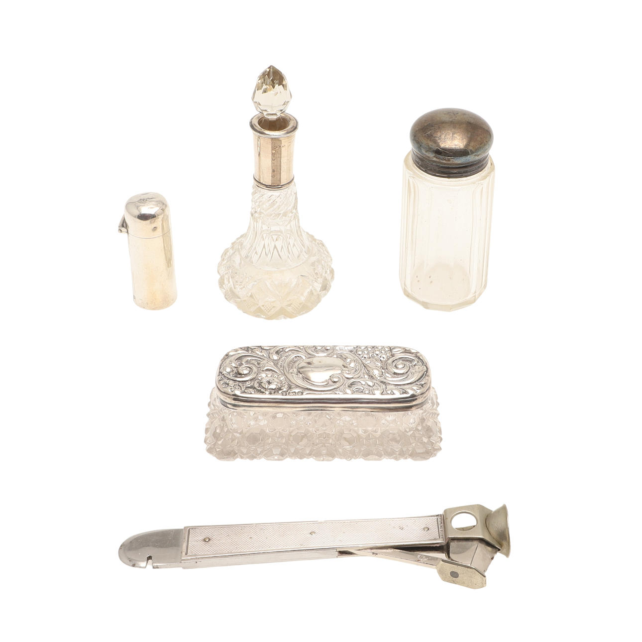 FYRA SILVERMONTERADE FLASKOR/BURKAR & EN SILVERMONTERAD CIGARRSKÄRARE.