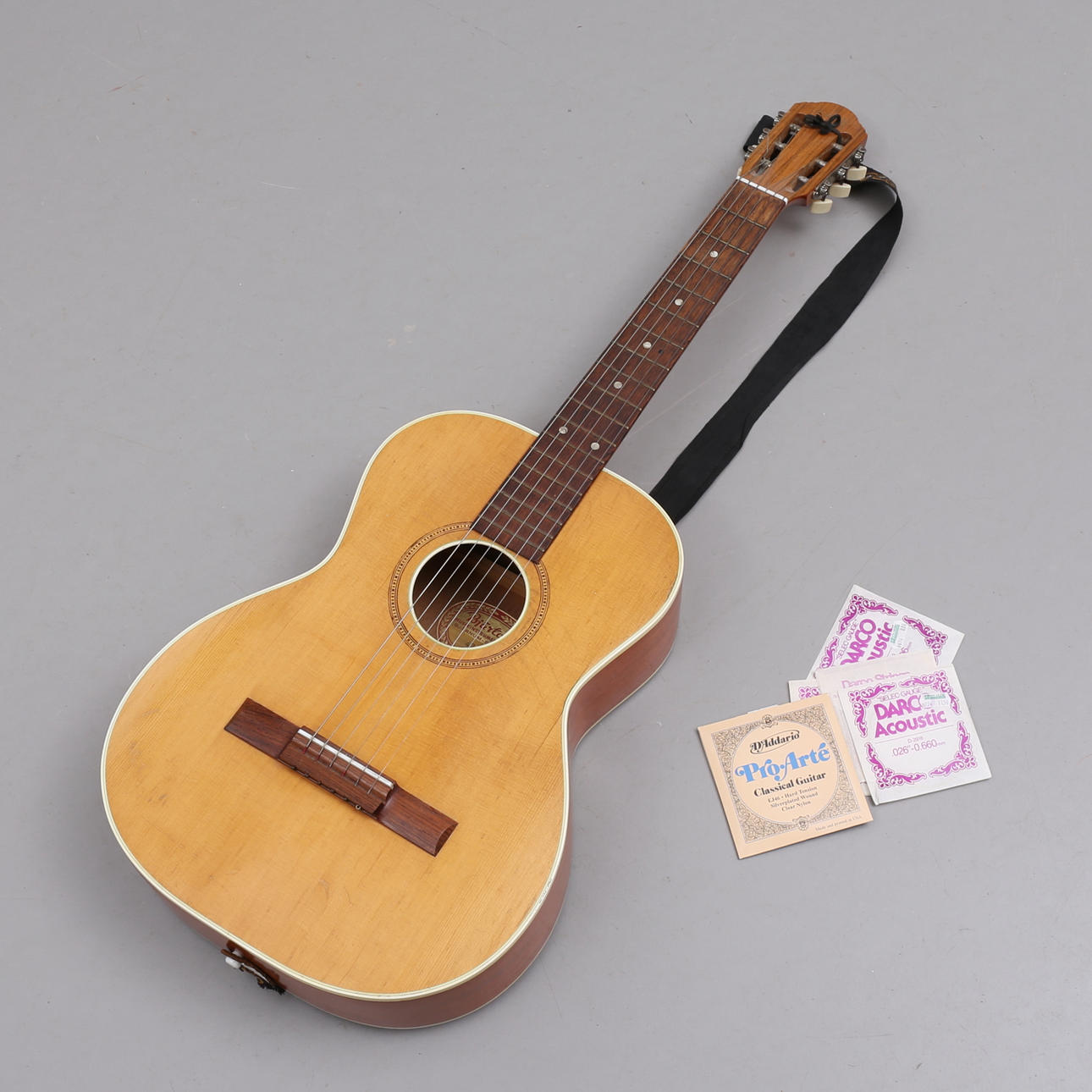 GUITARRA ACÚSTICA, Bjärton, 47133.