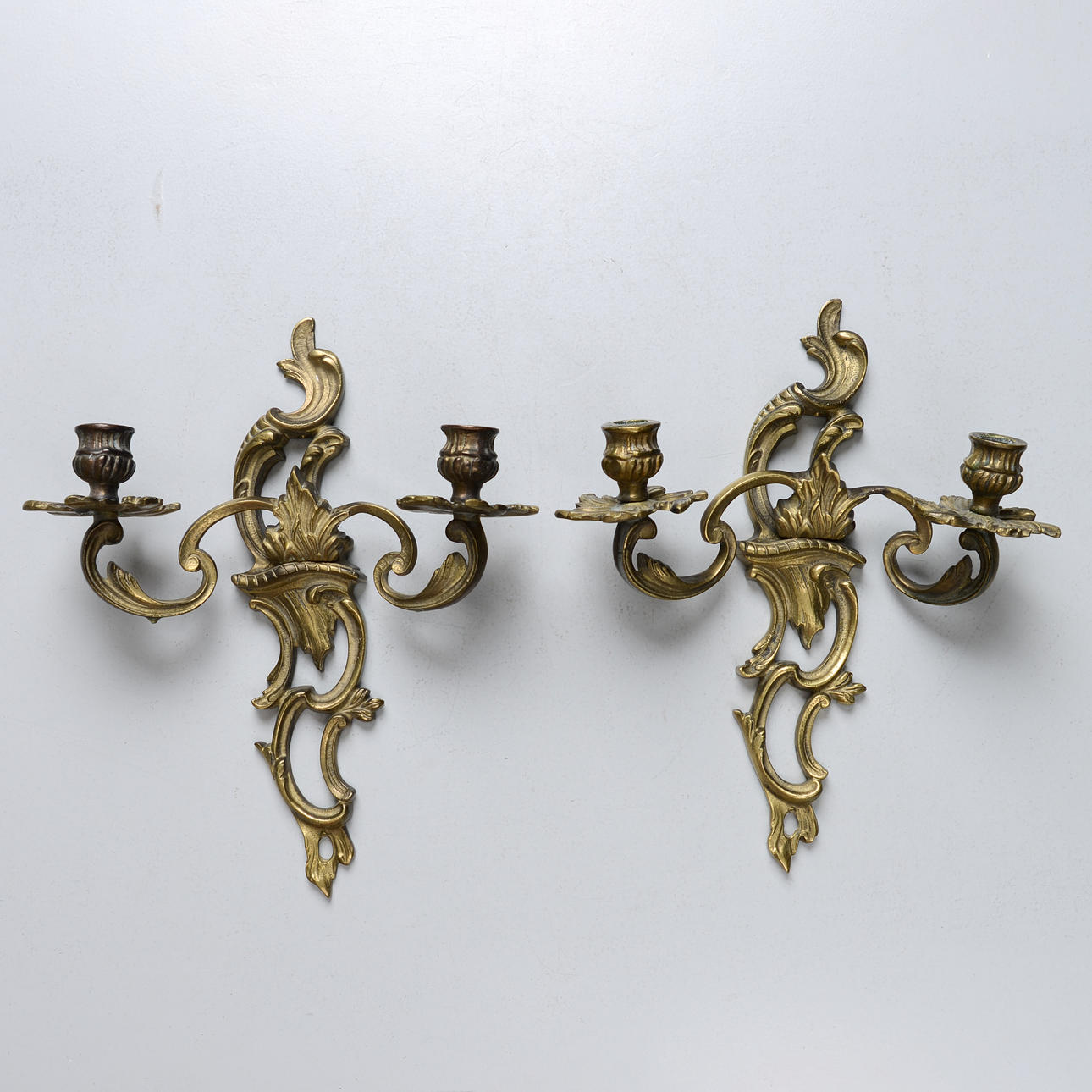 LJUSLAMPETTER, 2 st, mässing, 1900-tal.