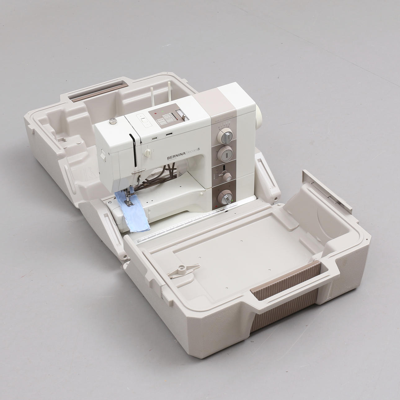 SEWING MACHINE, Bernina Record 931 Electronic.