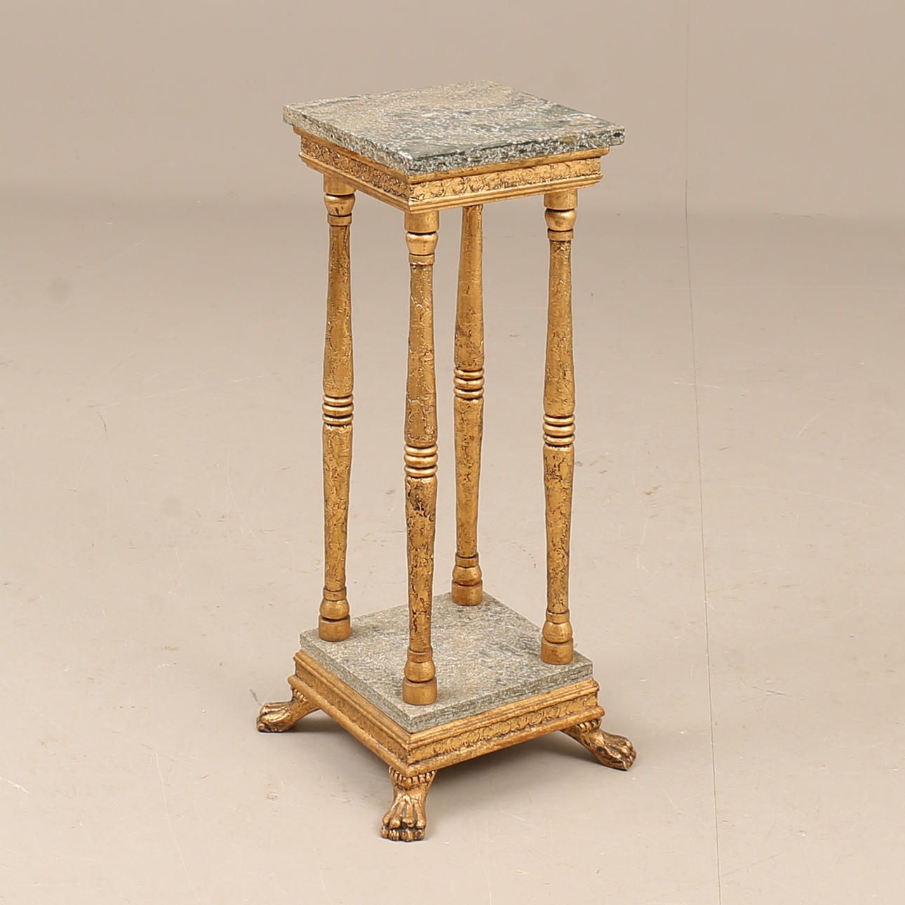 PIEDESTAL, bronzeret med marmor top.