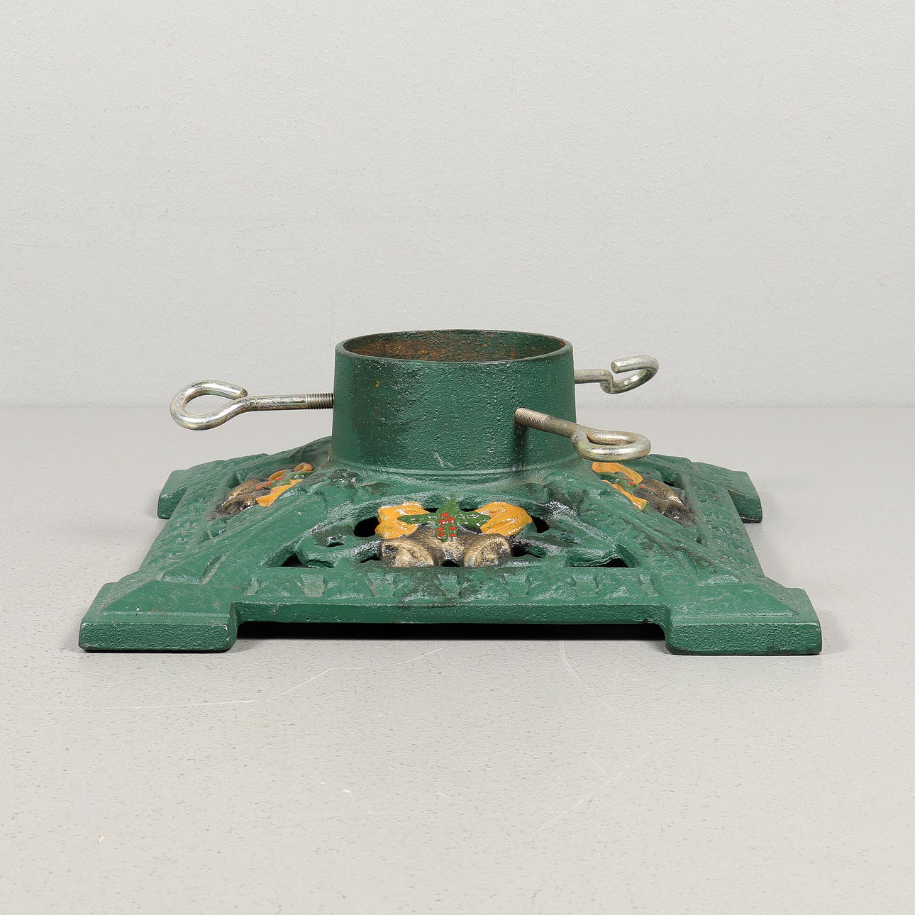 CHRISTMAS TREE FOOT cast iron.