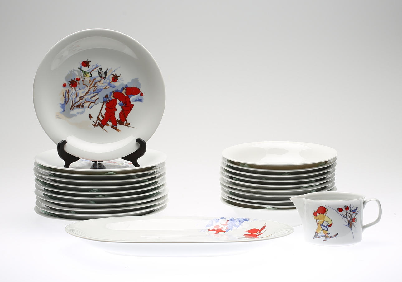 JULSERVIS, 23 delar, "Tomtejul", Aina Stenberg, Rörstrand, 1900-talets andra hälft.