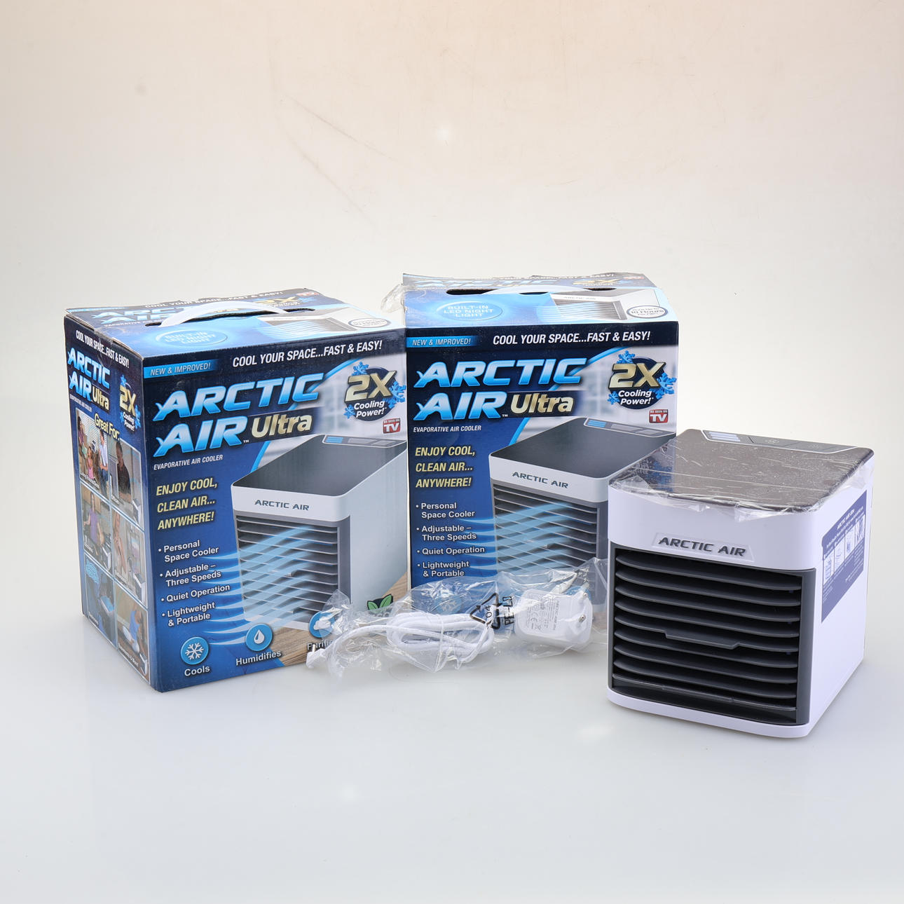 Ein Paar Artic Air Ultra-Luftkühler.