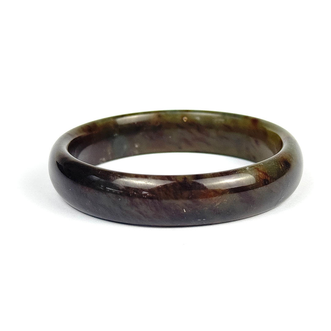 BRAZALETE DE JADE VERDE OSCURO Y ROJO.