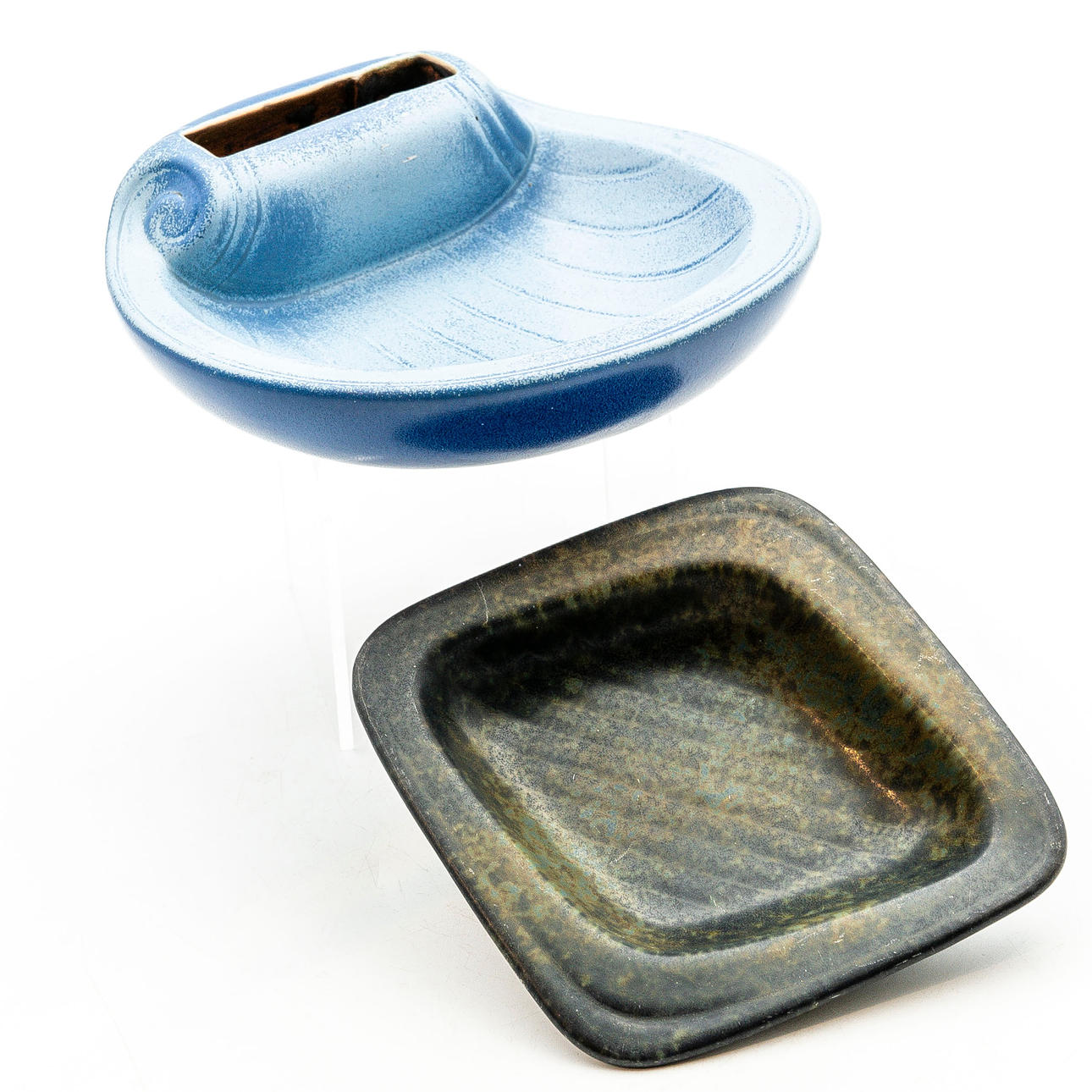 GUNNAR NYLUND. Fat och askfat, Keramik, Rörstrand.