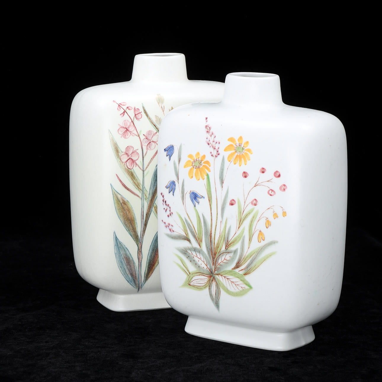 CARL-HARRY STÅLHANE. Dos jarrones de gres, Rörstrand.