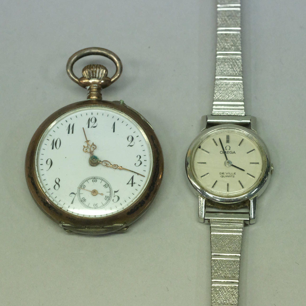 OMEGA, DAMARMBANDSUR SAMT FICKUR.