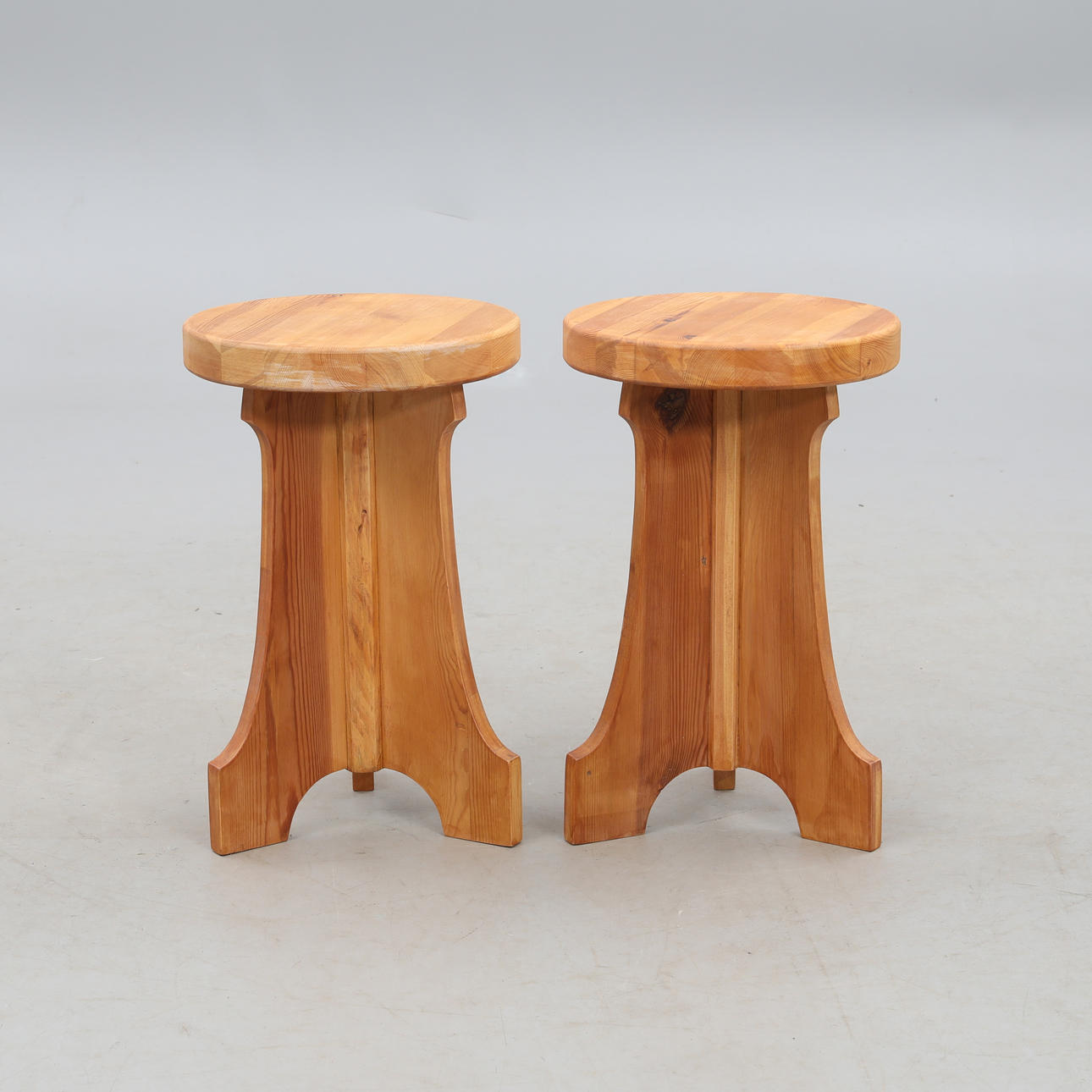 PALETS, un par, pino.