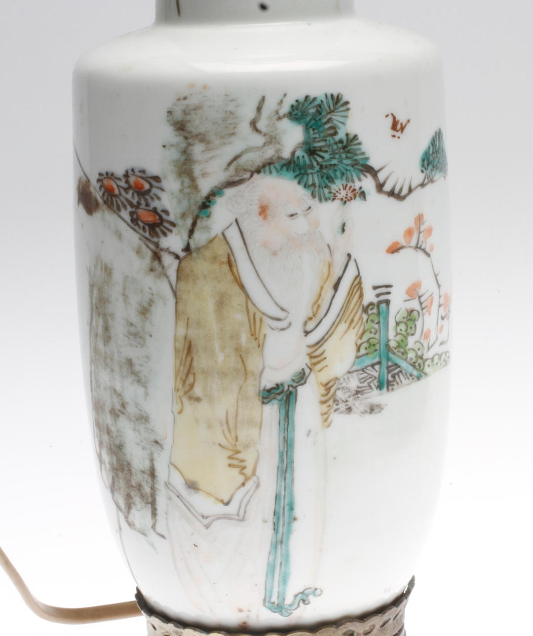 SKÅLFAT och BORDSLAMPA, porslin, Kina.