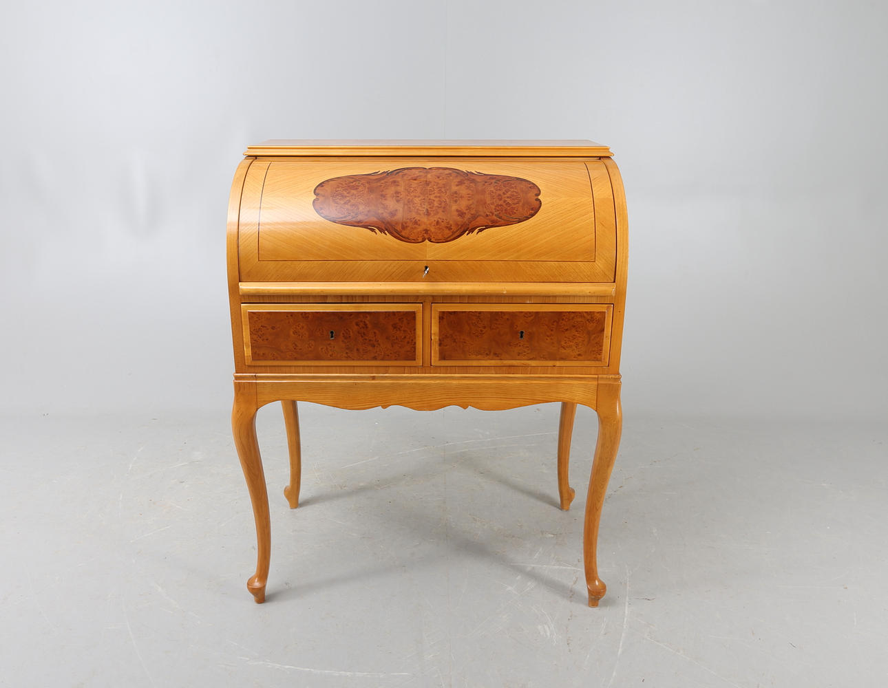 RULLKLAFFSSEKRETÄR, rokokostil, 1900-tal.