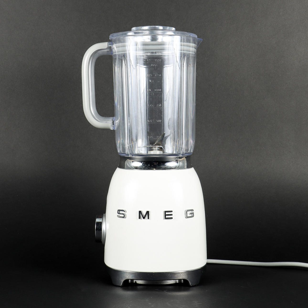 MIXER Smeg Blender, mit Gebrauchsanweisung.