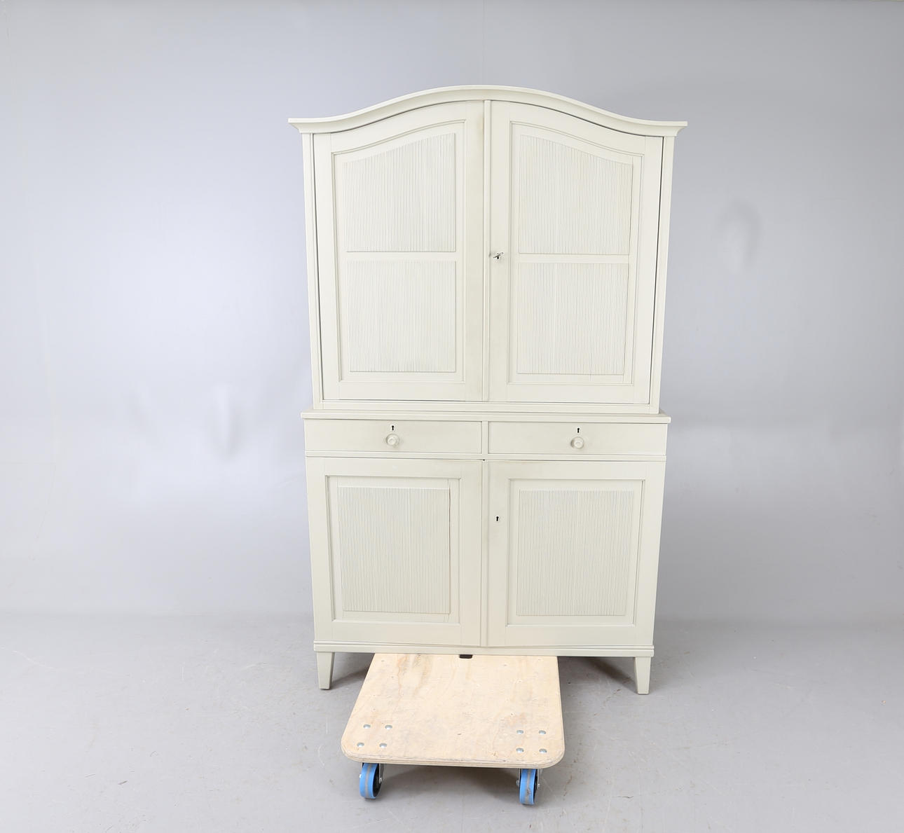 SALSSKÅP, Erik Carlssons Möbelsnicker Eriksmåla,1960.