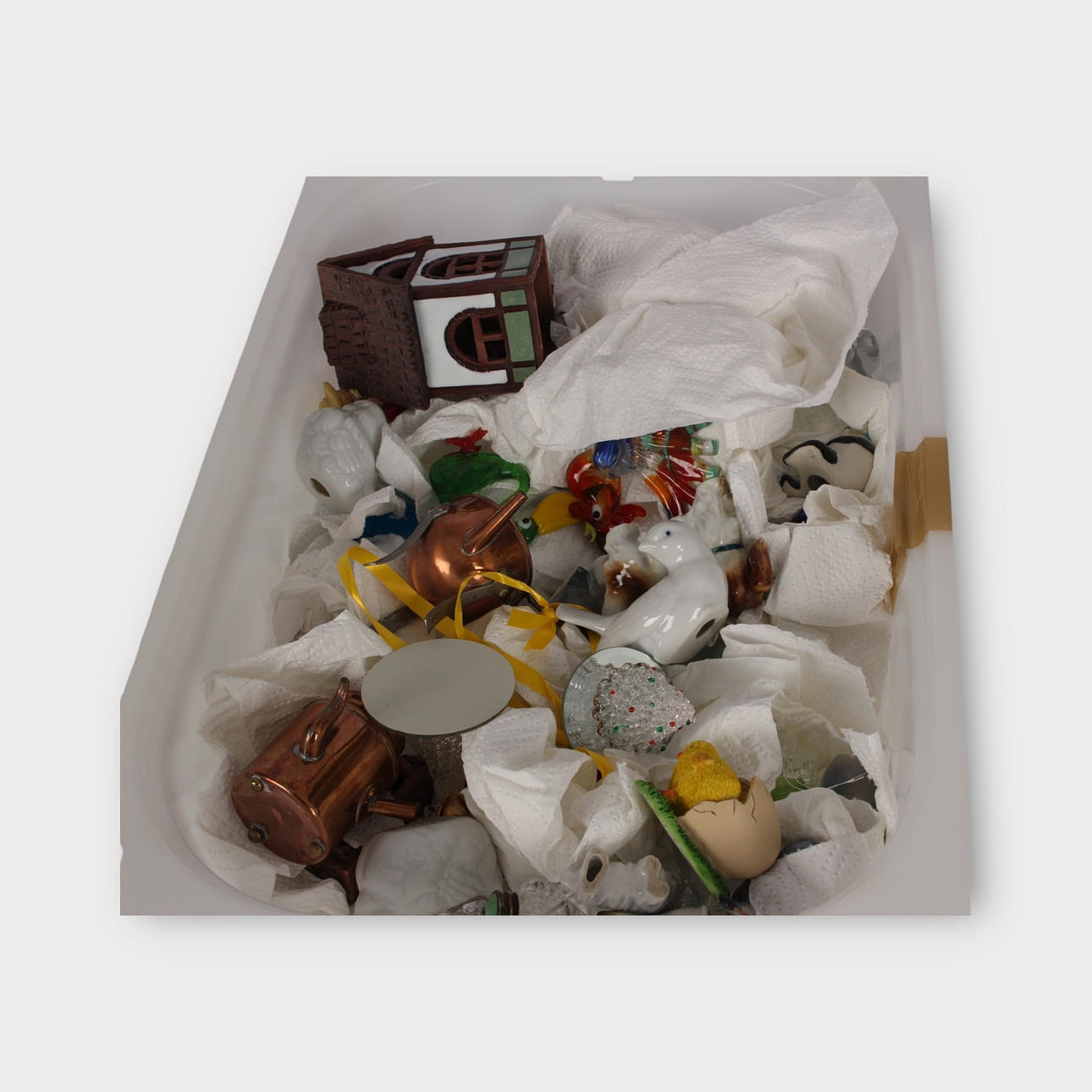 COLLECTION FIGURINES, 2 boxes, 20th century porcelain.