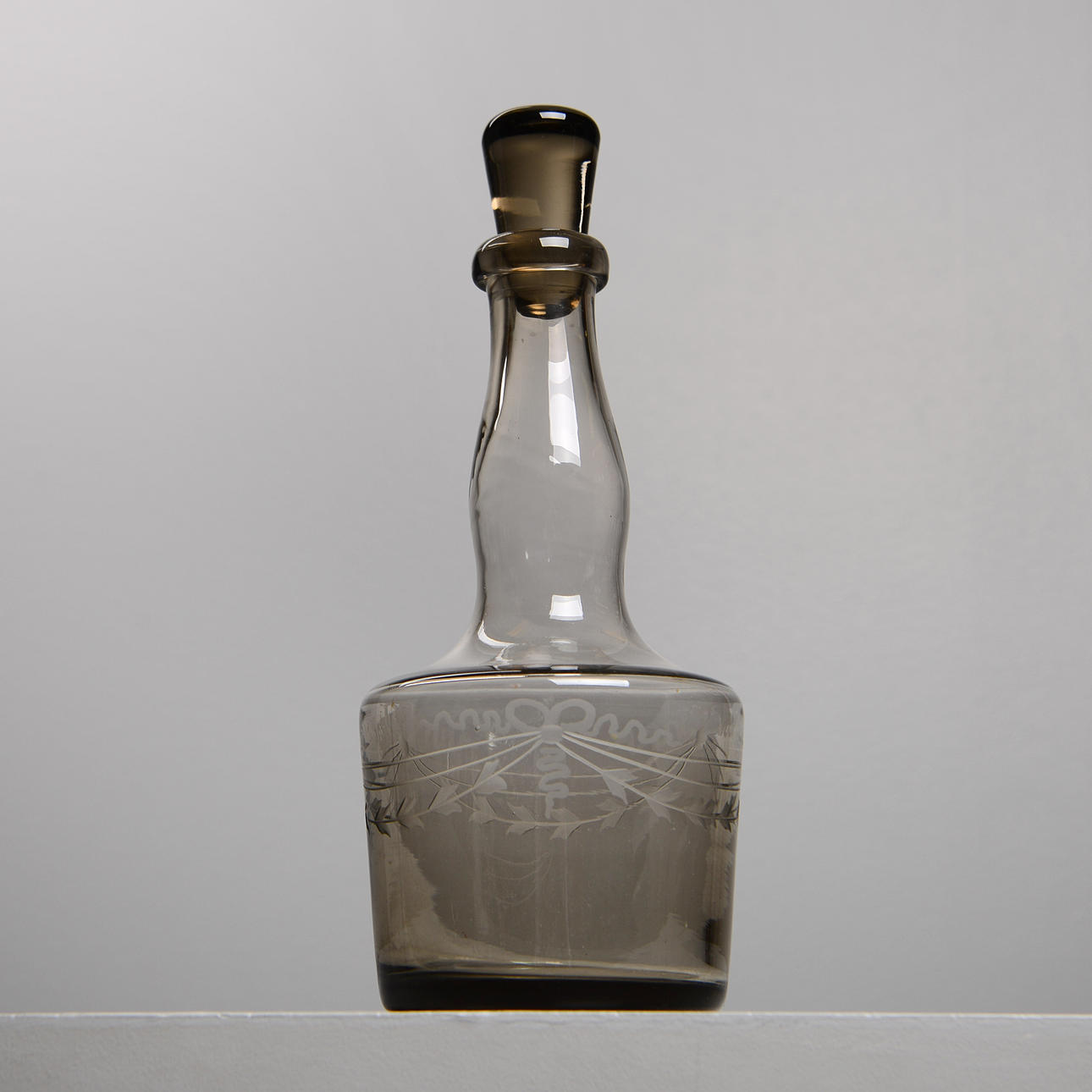 A “Antique” decanter, Reijmyre.