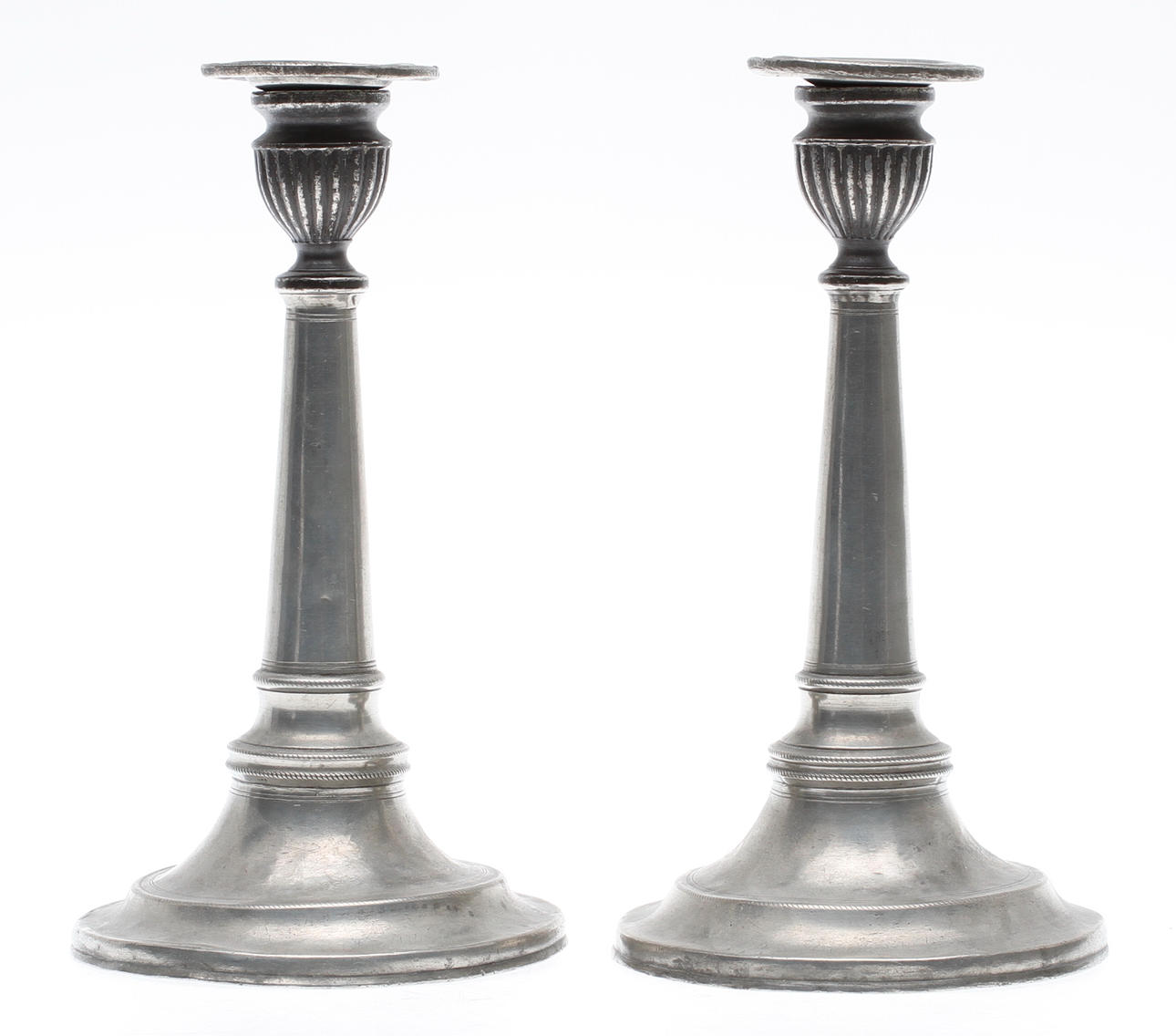 LJUSSTAKAR, ett par, tenn, Carl Petter Lindborg, Kristianstad 1844.