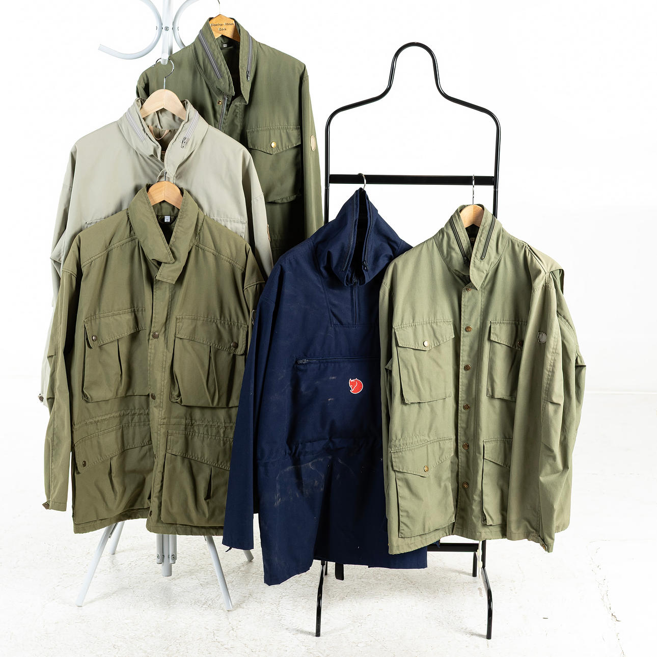 JACKETS, 5 pcs, Fjällräven mostly size 52.