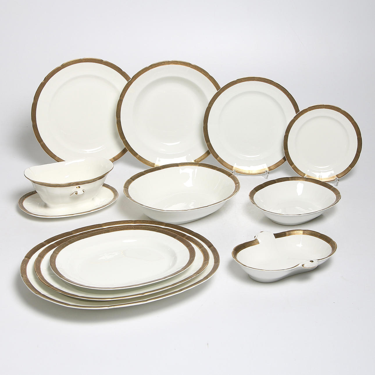 MATSERVIS, porslin, 57 delar, "DEK 2390", Gustavsberg. Enligt bifogad lista.