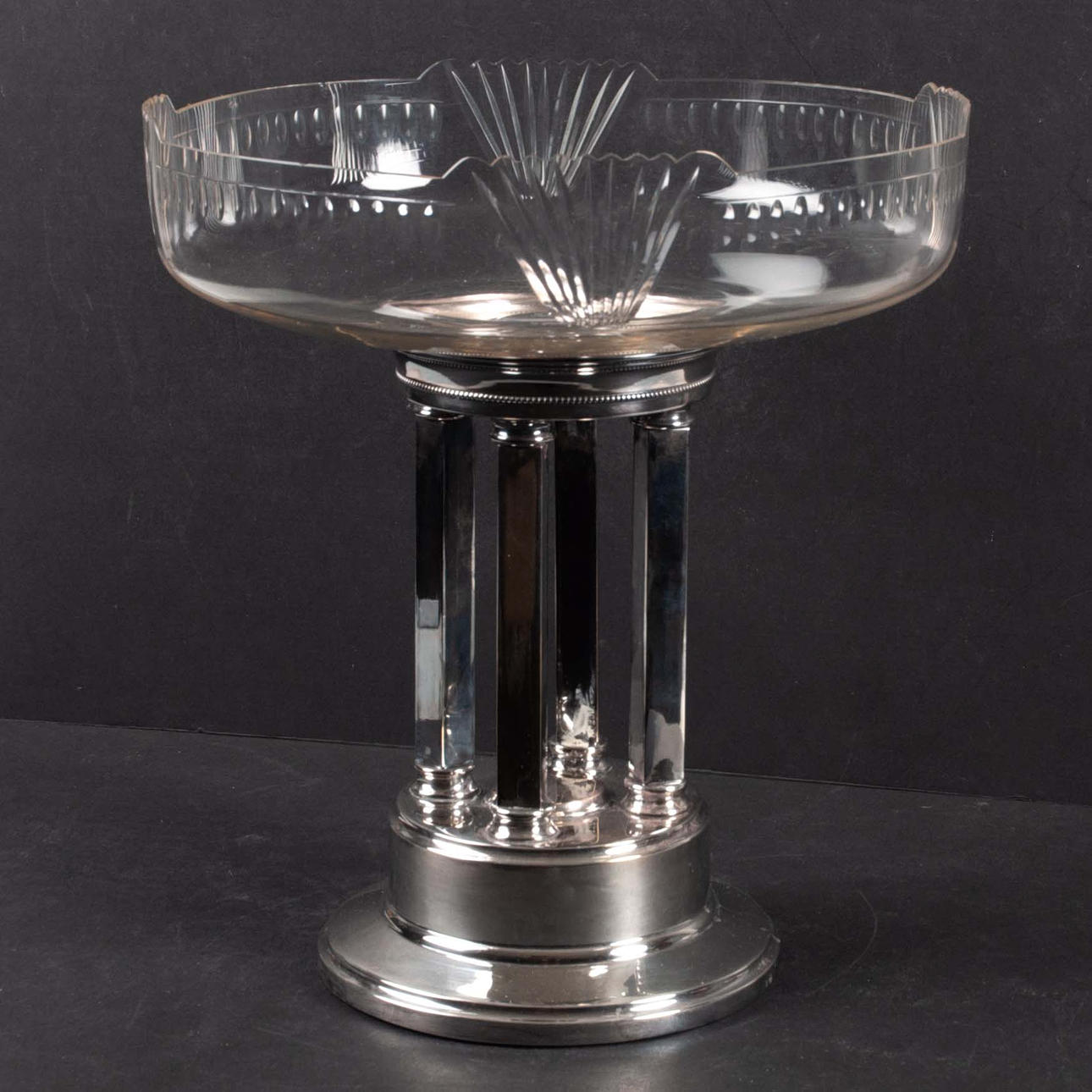 BOWL ON FOOT NEOCLASSICAL STYLE.