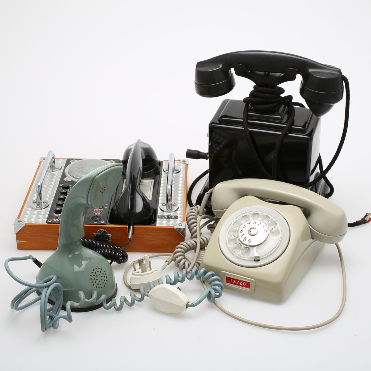 TELEFONER, 4 st, LM Ericsson, Kobra m.m.