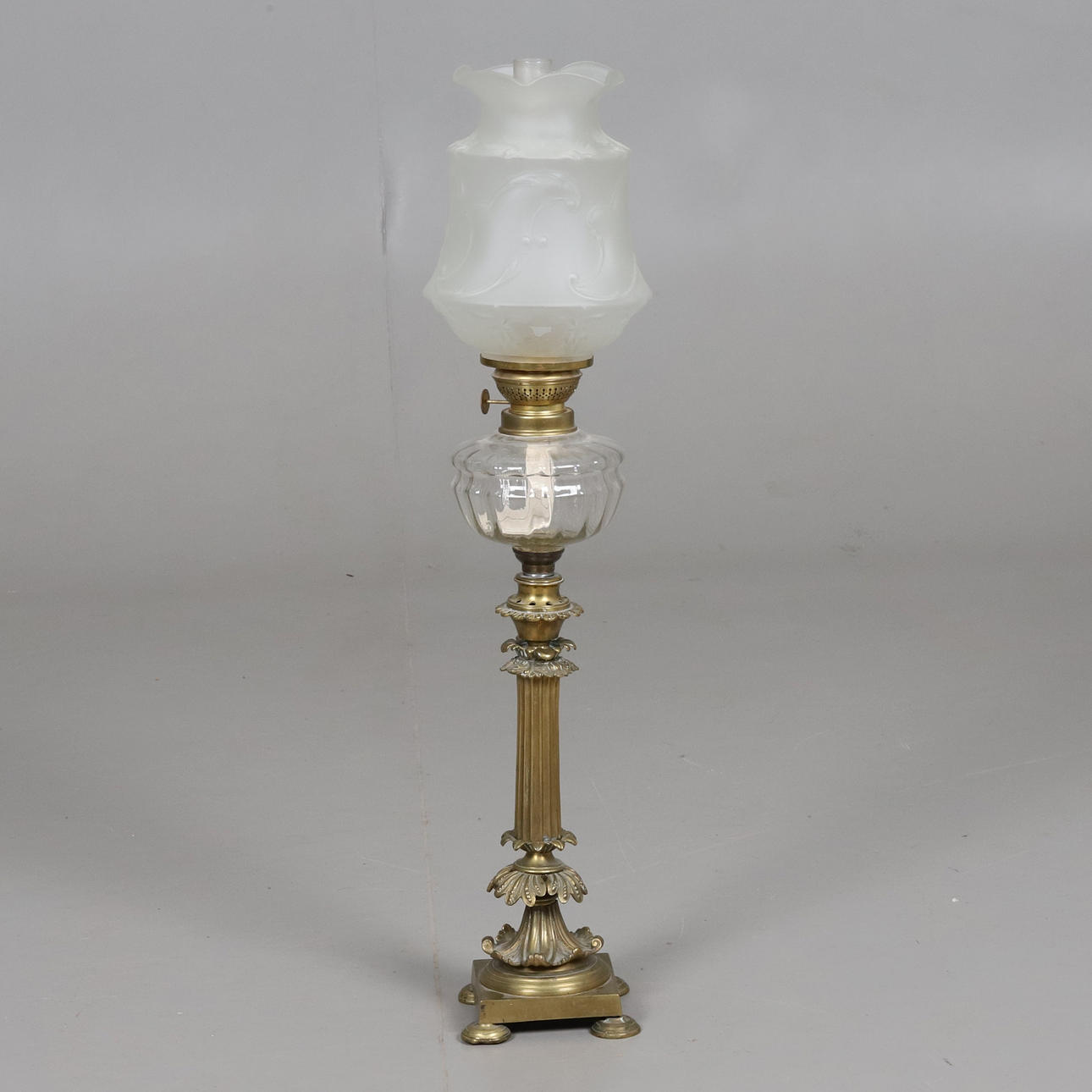 SPISEBORDSLAMPE, messing, 1700-/20. århundrede.