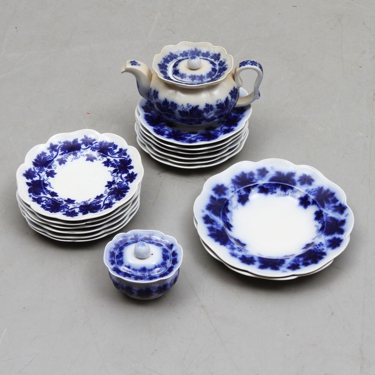 SERVISDELAR, 16 delar, porslin, "Vinranka", Arthur Percy, Gefle.